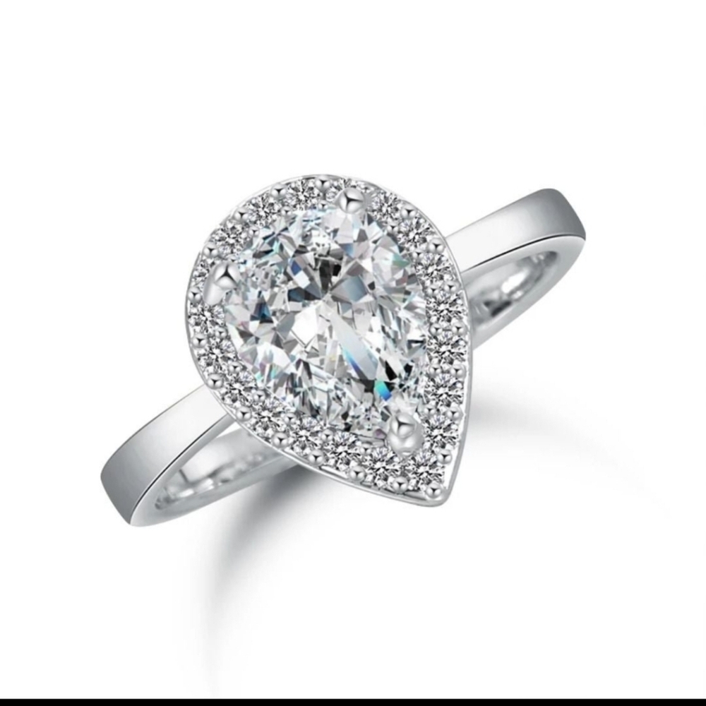 Gorgeous Pear Shape Ring